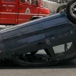 Ανατροπή αυτοκινήτου στο Κιάτο- Οδηγός έχασε τον έλεγχο