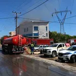 Στάχτη αποθήκη ανταλλακτικών – Κινδύνευσαν σπίτια στο Μενίδι