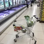«Παροχολογία» και ακρίβεια- Προεκλογική σύγκρουση