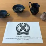 Αρχαία αγγεία και αγαλματίδια στο σπίτι 69χρονου