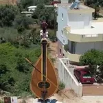 Λίρα 8 μέτρων ρεπορτάζ στο Reuters