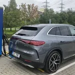 Pražská energetika ve třetím čtvrtletí zprovoznila 16 nových veřejných dobíjecích stanic pro elektromobily. Celkem jich má už 709