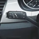 Kdy je tempomat v dešti problém a kdy ne. Řidiči v tom často chybují