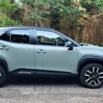 Jezdí pod 3 litry a téměř se nekazí. Tohle malé SUV je ideální auto do drahé doby