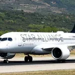 Plane Spotting Split: Star Alliance obojen Airbus A220 300