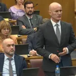 Laković podnio ostavku na funkcije u PES-u i Skupštini, zadržava mandat