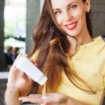 Koliko je suvi šampon za kosu štetan – i koje zamjene koristiti?