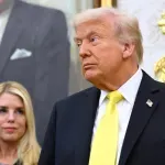 Tramp smijenio Pem Bondi