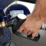 Gorivo će pojeftiniti pet do šest centi po litru