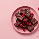 Čokoladne kocke s malinama jednostavan desert koji osvaja ukusom