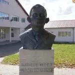 Ukradena spomen-bista narodnog heroja Miluna Ivanovića iz dvorišta škole u Rožajama