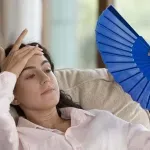 Šta uzrokuje postporođajno znojenje i kako ublažiti ove simptome