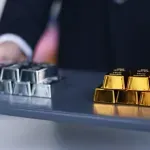 Značajan pad cijena unce zlata i srebra