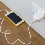 Savjet stručnjaka: Evo zašto bi trebalo da skidate masku s telefona dok ga punite