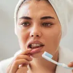 Desni vam često krvave? Nedostatak ovog vitamina može biti uzrok