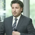 Abazović: Vlast ne zna kako žive građani, službena putovanja im važnija od penzija i dječjih dodataka