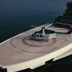 (VIDEO) Superjahta ruskog oligarha prošla kroz Ormuski moreuz