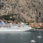 U kotorsku luku uplovila dva broda sa 3.177 putnika