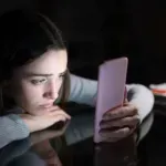 Udar na TikTok i Instagram: Uvodi se "policijski čas" za mlade