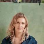 Muzičko-scenski koncept "Plava"