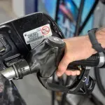 Dizel će biti jeftiniji osam do 10 centi, ako Vlada ne digne akcize