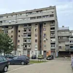 Azbestni krovovi i oronule fasade u nikšićkom naselju traže hitnu reakciju