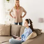 Ove osobine ukazuju na to da ste odrasli uz emocionalno udaljene roditelje