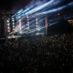 U Budvi otvorena turistička sezona: Na prepunom trgu nastupili ARTBAT, John K, Nexie i Space Motion