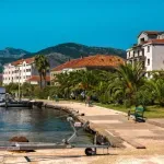 U Tivtu odmara skoro tri hiljade turista