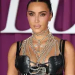 Trening Kim Kardašijan: Za 10 minuta do zategnutog tijela i to u kućnim uslovima