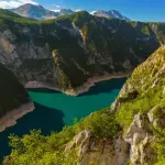 Sjutra oblačno, mjestimično kiša