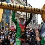 London: Desetina hiljada ljudi protestovali u dvije povorke, a policija između