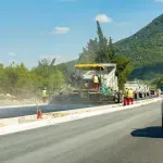 Radulović: Ostalo da se asfaltira još oko kilometar i 200 metara puta na dionici Tivat-Jaz