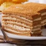 Medena torta kremasta, mirisna i sočna poslastica