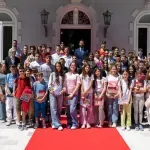 Milatović ugostio učenike u Plavom dvorcu: Djeca upoznaju istoriju države kojoj pripadaju