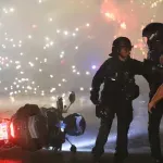 (FOTO/VIDEO) Haos u Francuskoj nakon pobjede PSŽ-a: Stotine uhapšenih, ima povrijeđenih