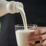 Da li treba piti kefir svaki dan? Nutricionistkinja objašnjava koristi i preporučenu količinu