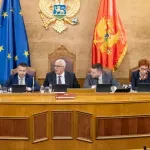Iz budžeta plaćaju armiju savjetnika po ugovoru
