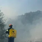 (VIDEO) Vatrena stihija na Krnovu ne posustaje: Vatrogasci već treći dan brane sela od požara