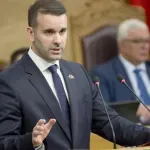 Premijerski sat i poslanička pitanja u subotu