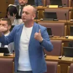 (VIDEO) Verbalni sukob Kneževića i Šaranovića prekinuo nakratko sjednicu Skupštine