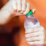 Koliko dugo smijemo da koristimo istu plastičnu flašu? Ljekari upozoravaju na rizik