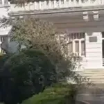 Otpad ispred zgrade Glavnog grada (ni)je dovezen na prepad
