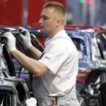 Hiljade radnika Audija izašlo na ulice: Strahuju od gašenja fabrike i masovnih otkaza