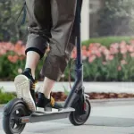 Električni trotinet zabranjen mlađima od 16 godina, mladi vozači ne smiju voziti nakon ponoći