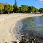 Bor pao na kupače na plaži u Hrvatskoj, povrijeđeno dvoje odraslih i dvoje djece