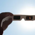 Kako bezbjedno gledati pomračenje Sunca?