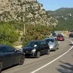 Od početka turističke sezone u Tuzima kažnjeno 400 nesavjesnih vozača