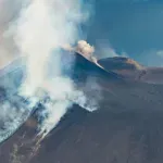 Zbog erupcije Etne otkazano oko 700 letova