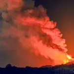Etna peti dan zaredom izbacuje pepeo, zatvoren aerodrom u Kataniji